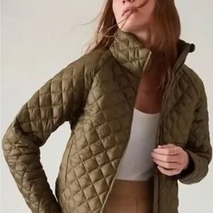 Athleta Olive Quilted Women's Puffer Jacket